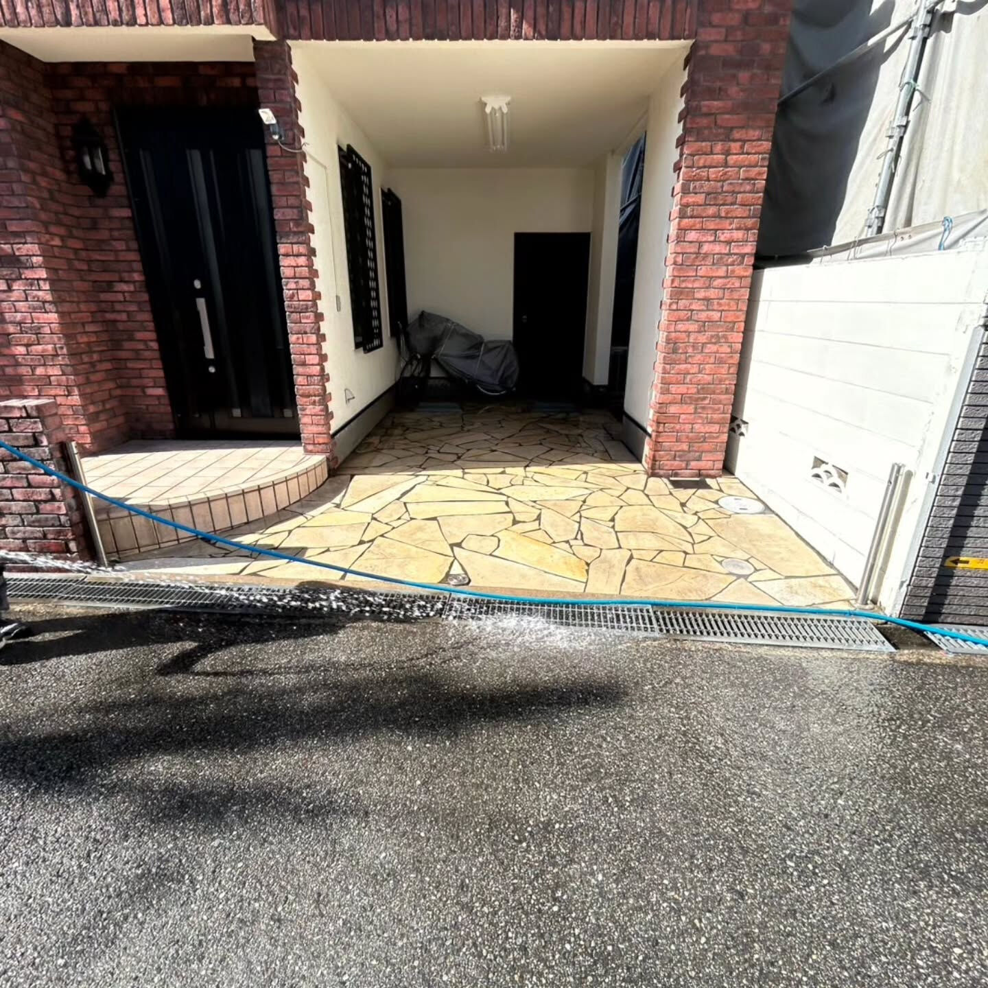 鶴見区での解体作業が順調に進行中です