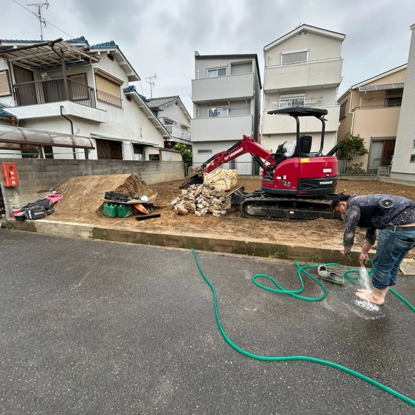 城南町での解体工事、安全性を最優先に迅速に進めています